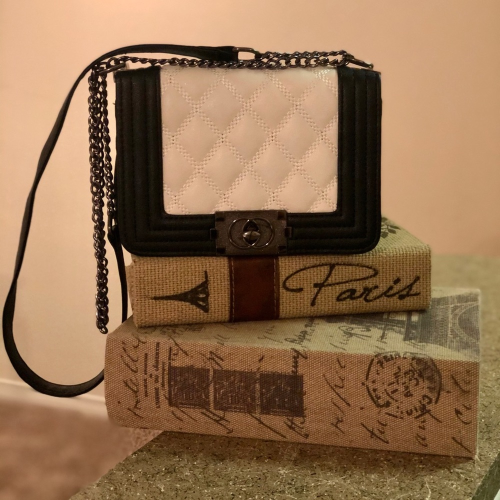 💕🤍💕Small Quilted Chain Bag💕🤍💕 - Picture 2 of 5